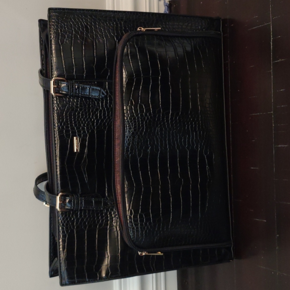 NWOT Crocodile Vegan Leather Tote